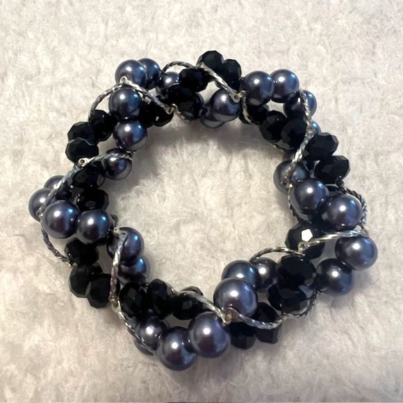 Multi Strand Black Faceted Beads Gray Beads Elastic Chunky Bracelet - Picture 2 of 4